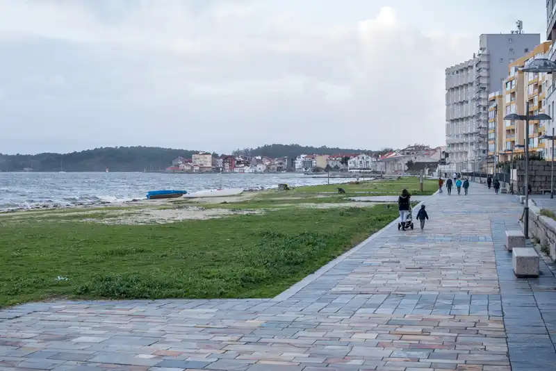 Vista exterior de Casa o xalet en venda en Vilagarcía de Arousa amb Terrassa i Balcó