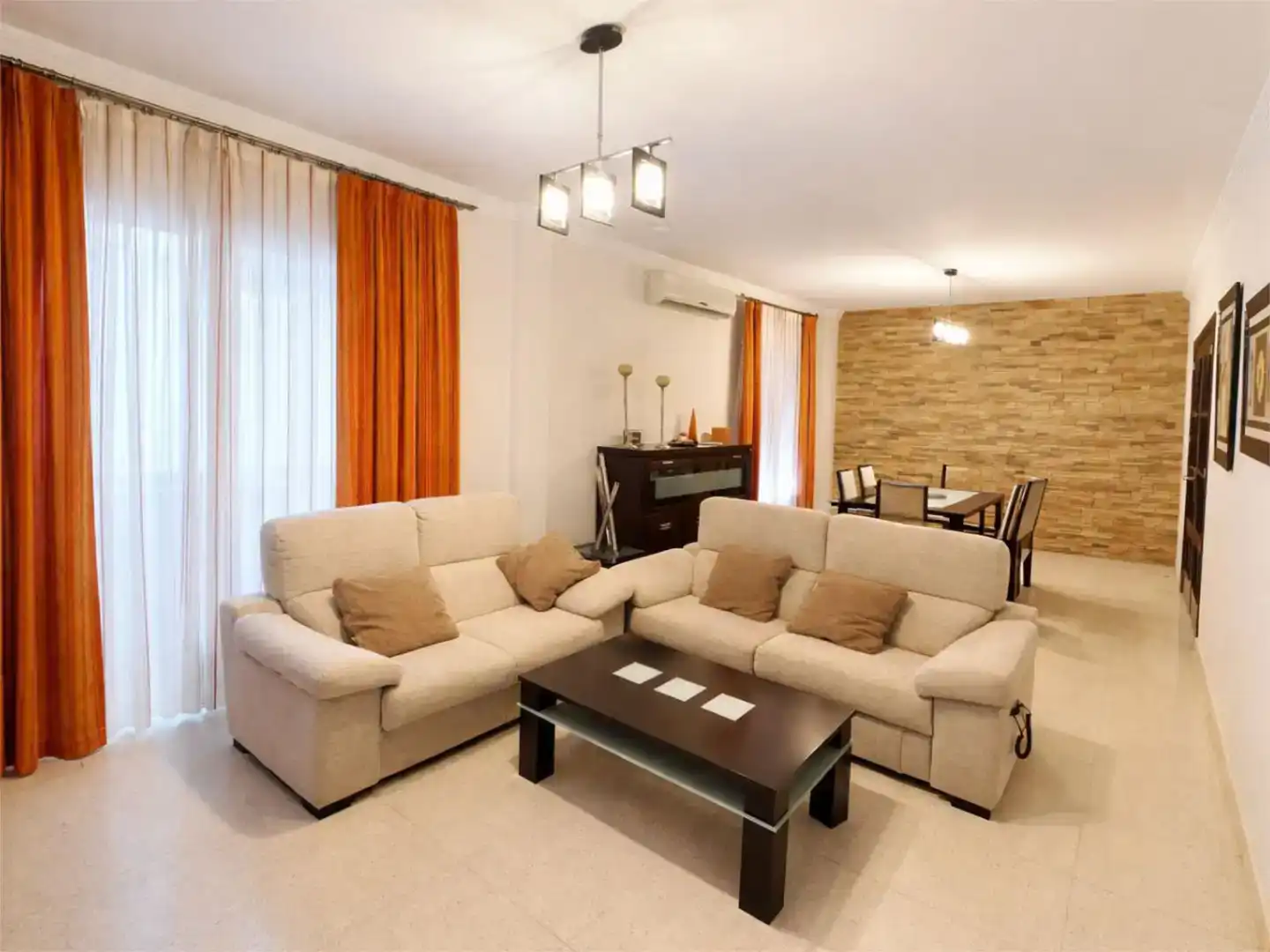 Wohnzimmer von Wohnung zum Verkauf in Olvera mit Klimaanlage und Balkon
