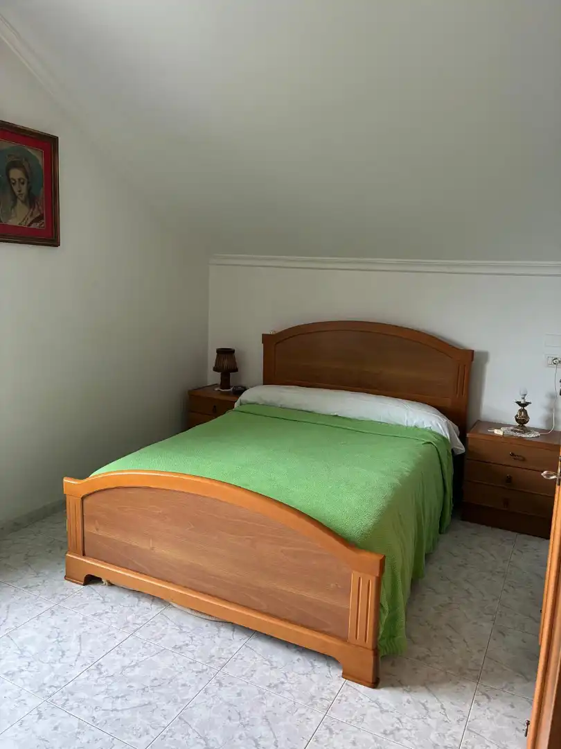 Schlafzimmer von Dachboden zum Verkauf in Barreiros mit Heizung, Abstellraum und Möbliert