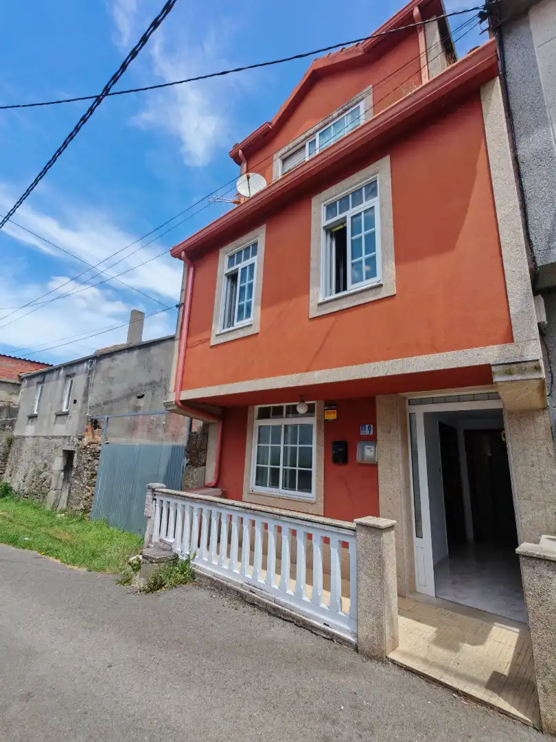 Exterior view of Detached homes for rent in A Laracha    with Terrace, Storage room and Furnished