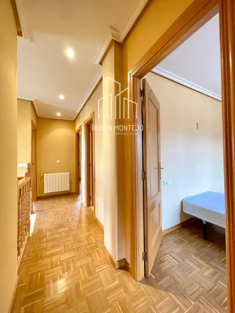 Casa adosada en venta en Doñinos de Salamanca con Calefacción, Jardín privado y Trastero