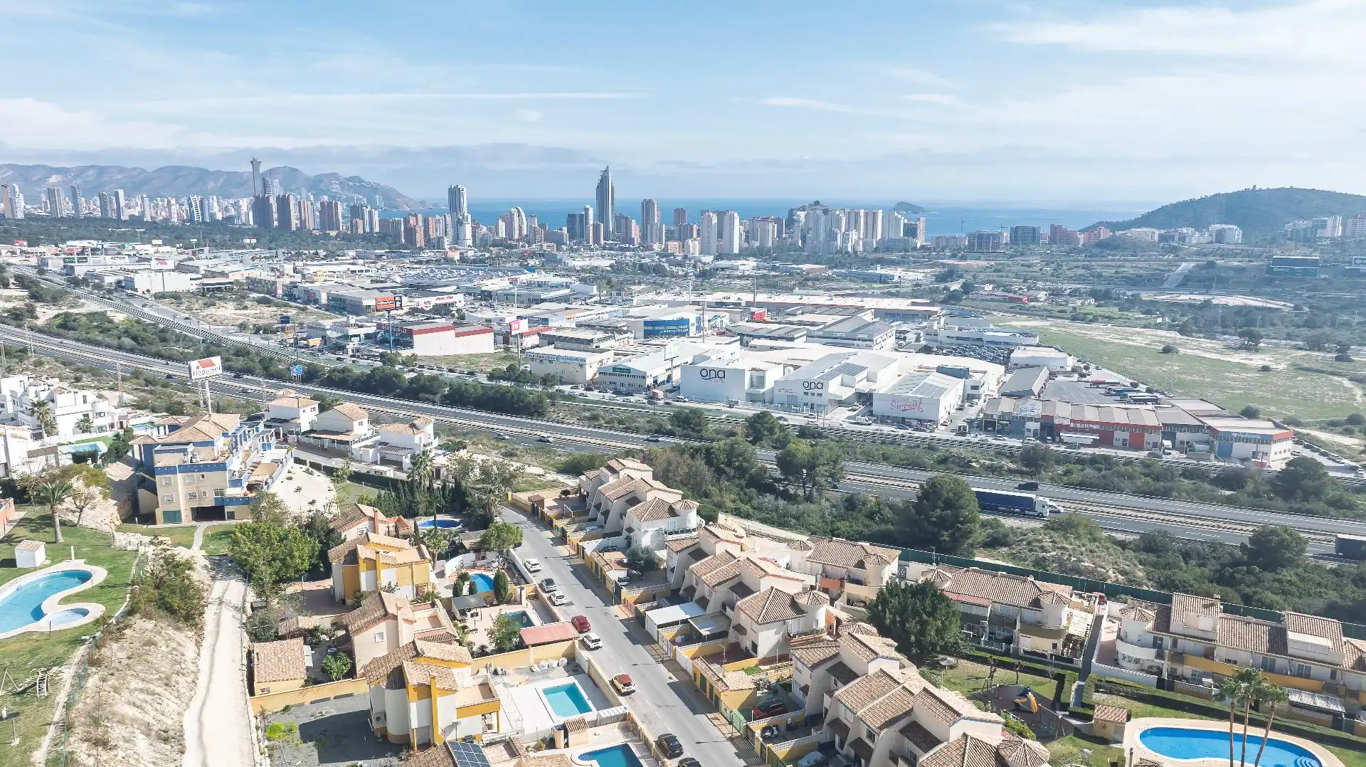Vista exterior de Casa o chalet en venta en Finestrat con Aire acondicionado, Calefacción y Jardín privado