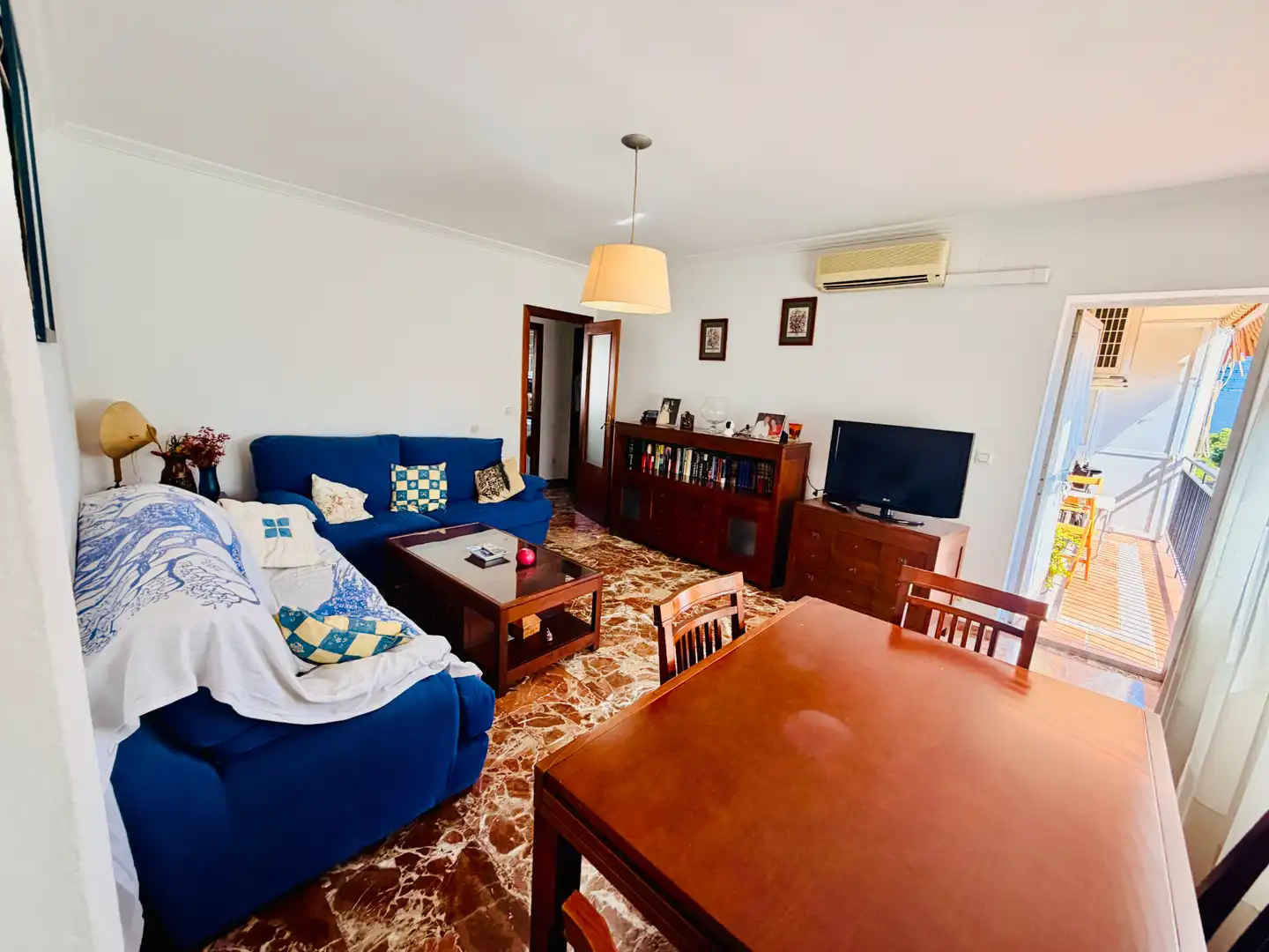 Living room of Flat for sale in Sevilla  with Air Conditioner and Terrace