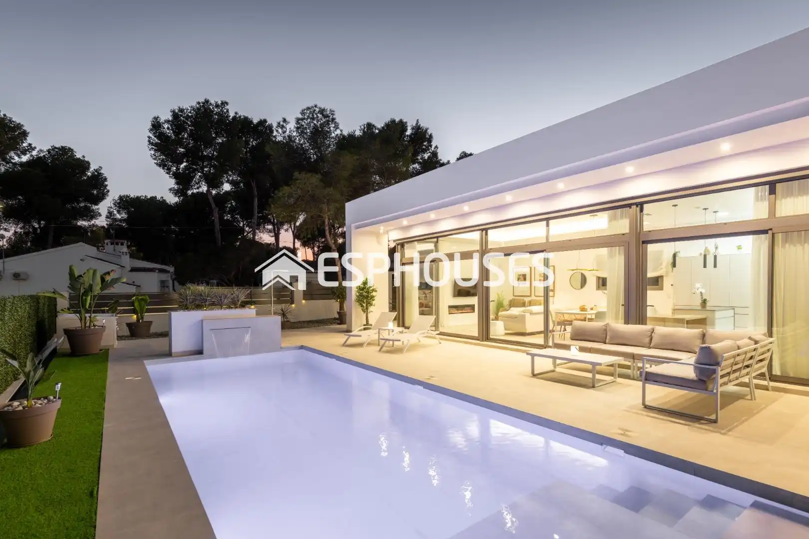 Vista exterior de Casa o chalet en venta en Pilar de la Horadada con Terraza, Piscina y Balcón