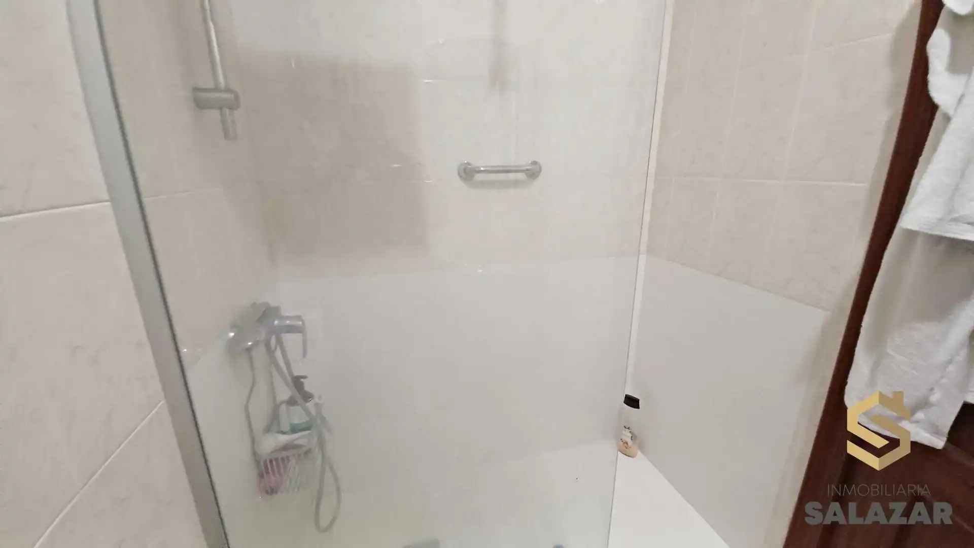 Bathroom of Flat for rent in Berango  with Terrace