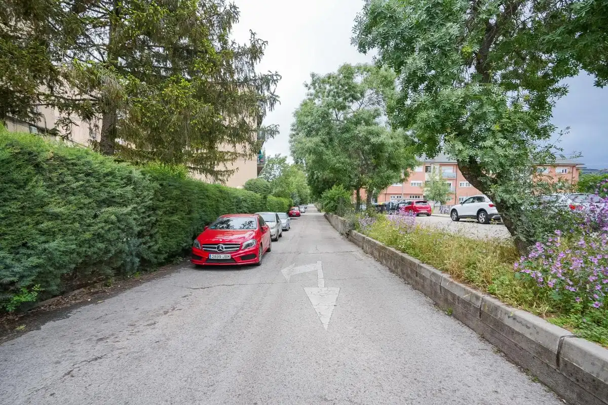 Aparcament de Pis en venda en Collado Villalba amb Calefacció, Terrassa i Traster