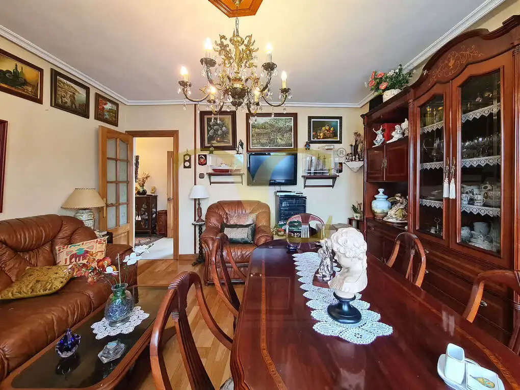 Comedor de Piso en venta en Ribadesella con Calefacción y Trastero