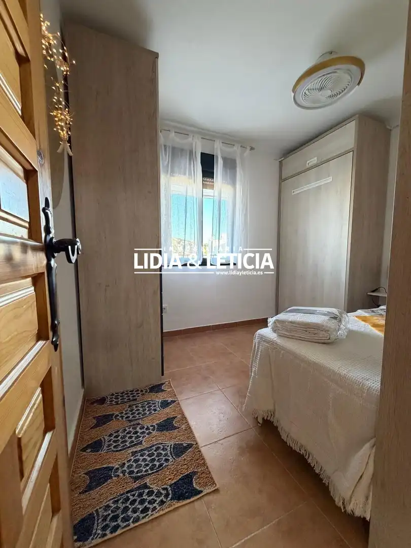 Schlafzimmer von Dachboden zum Verkauf in Zahara de los Atunes mit Privatgarten, Terrasse und Abstellraum