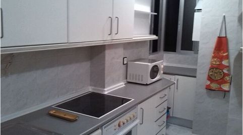 Foto 2 de Piso de alquiler en El Torrejón - El Cerezo, Sevilla Capital