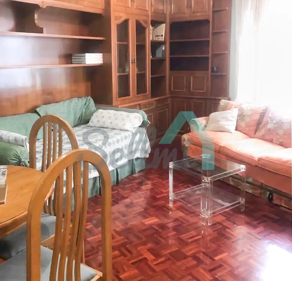 Living room of Flat for rent in Oviedo   with Heating, Parquet flooring and Furnished