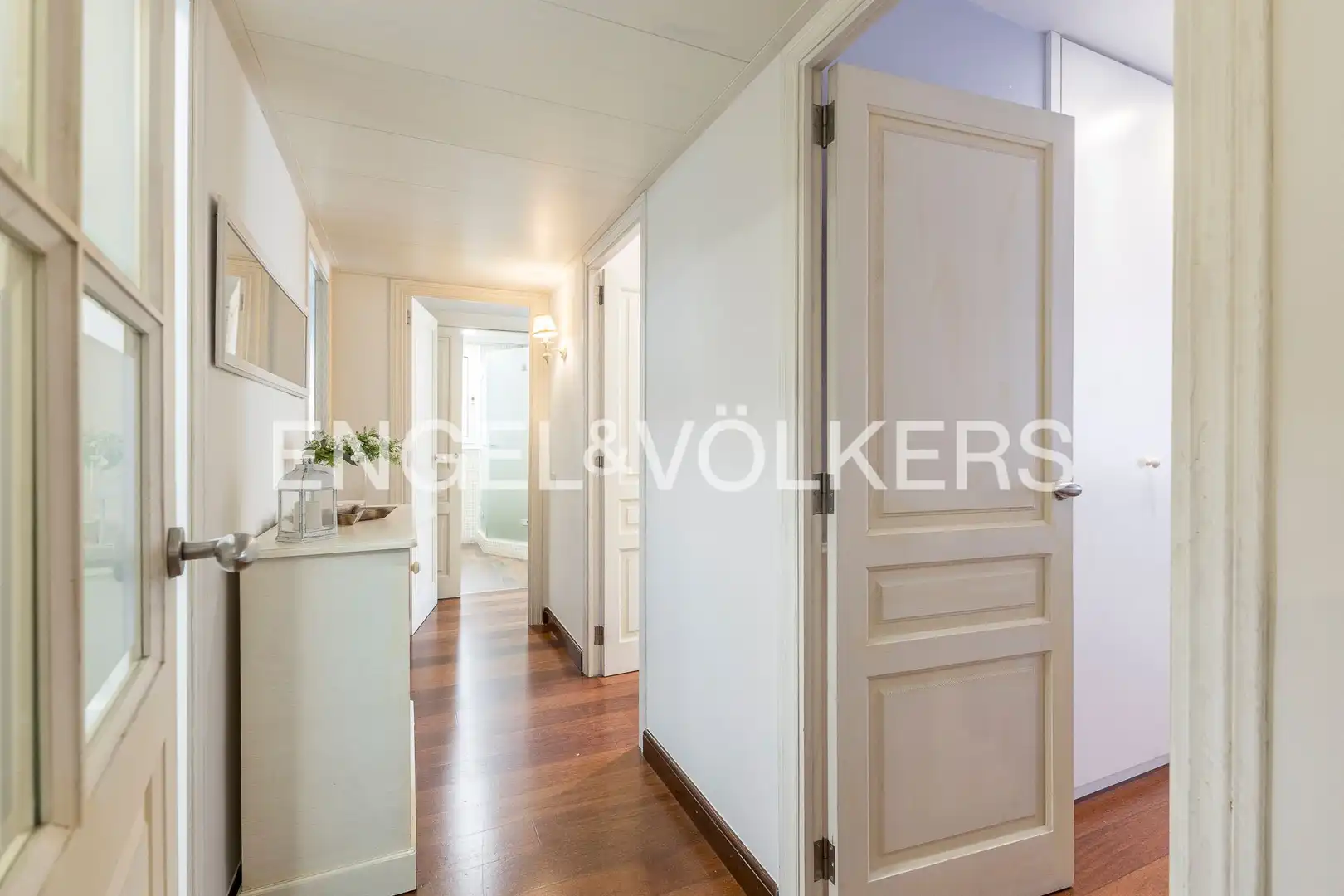 Flat for sale in Barcelona  with Air Conditioner, Heating and Furnished