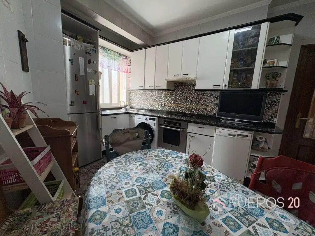 Piso con ascensor en venta en Bagatza - San Vicente, imagen 16