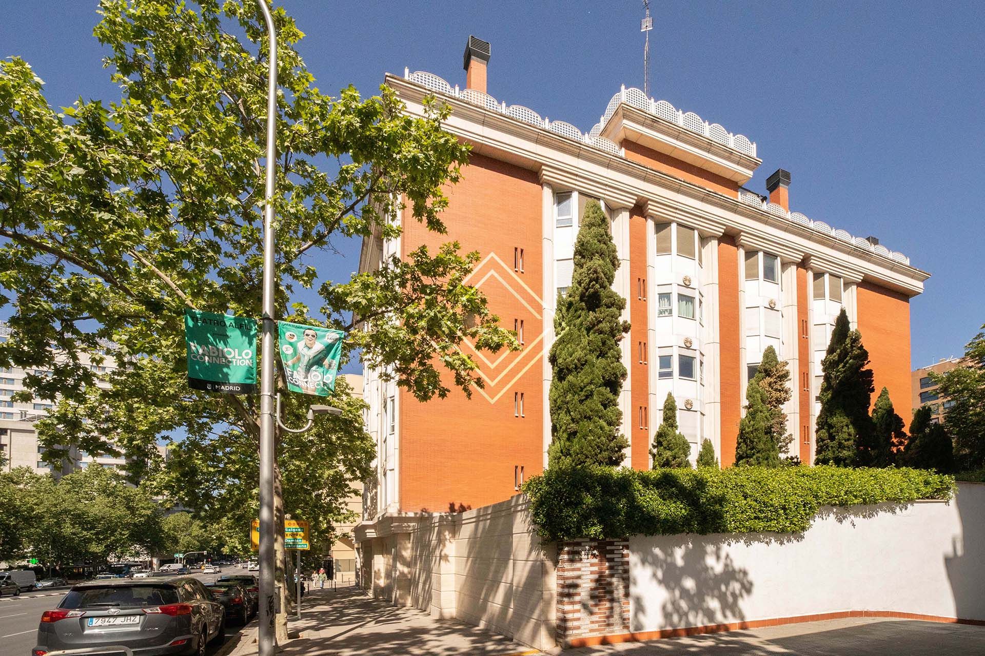 Vista exterior de Casa o chalet en venta en  Madrid Capital