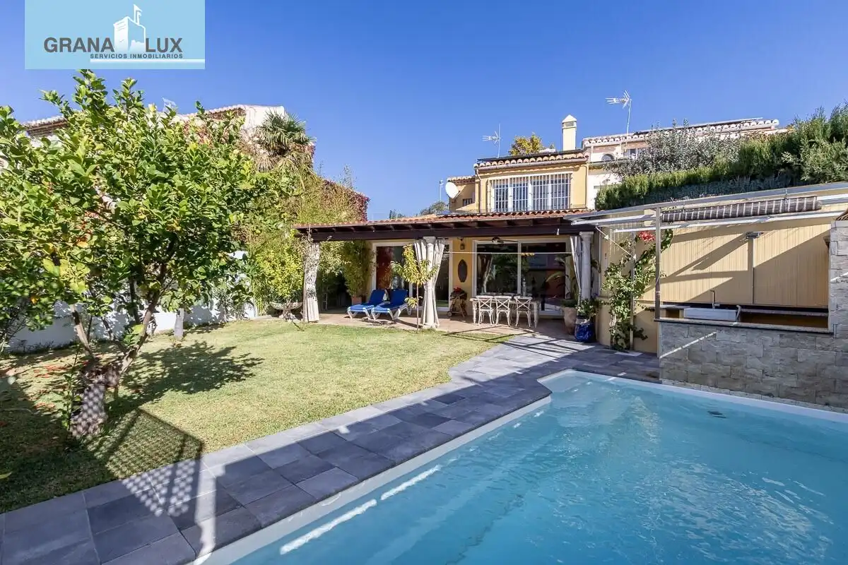 Casa con terraza en venta en Genil