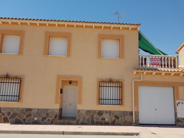 House with balcony for sale in Corral de Almaguer