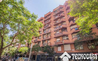 Exterior view of Flat for sale in  Barcelona Capital  with Air Conditioner and Heating