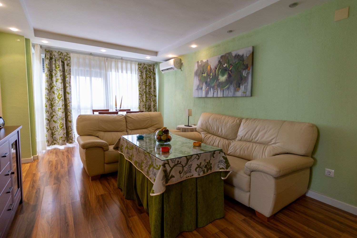 Living room of Flat for sale in  Sevilla Capital  with Air Conditioner and Terrace
