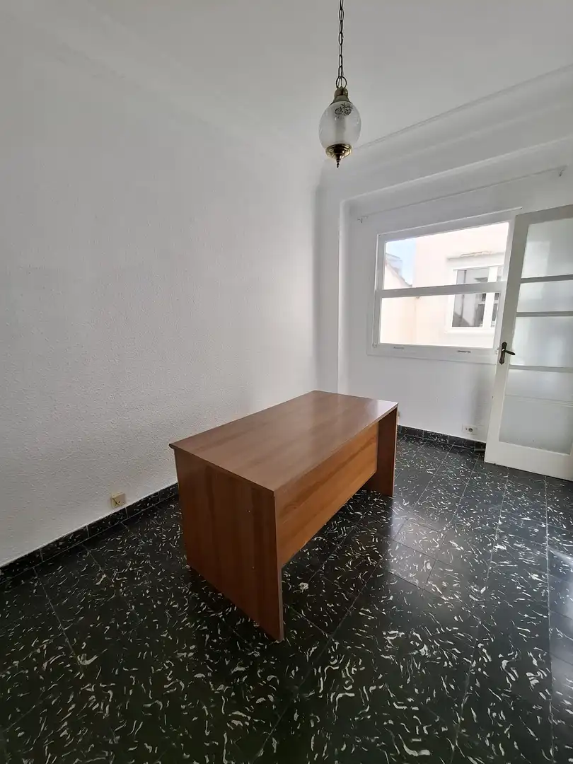 Büro zur Miete in Gran Vía de Ramón y Cajal, Arrancapins