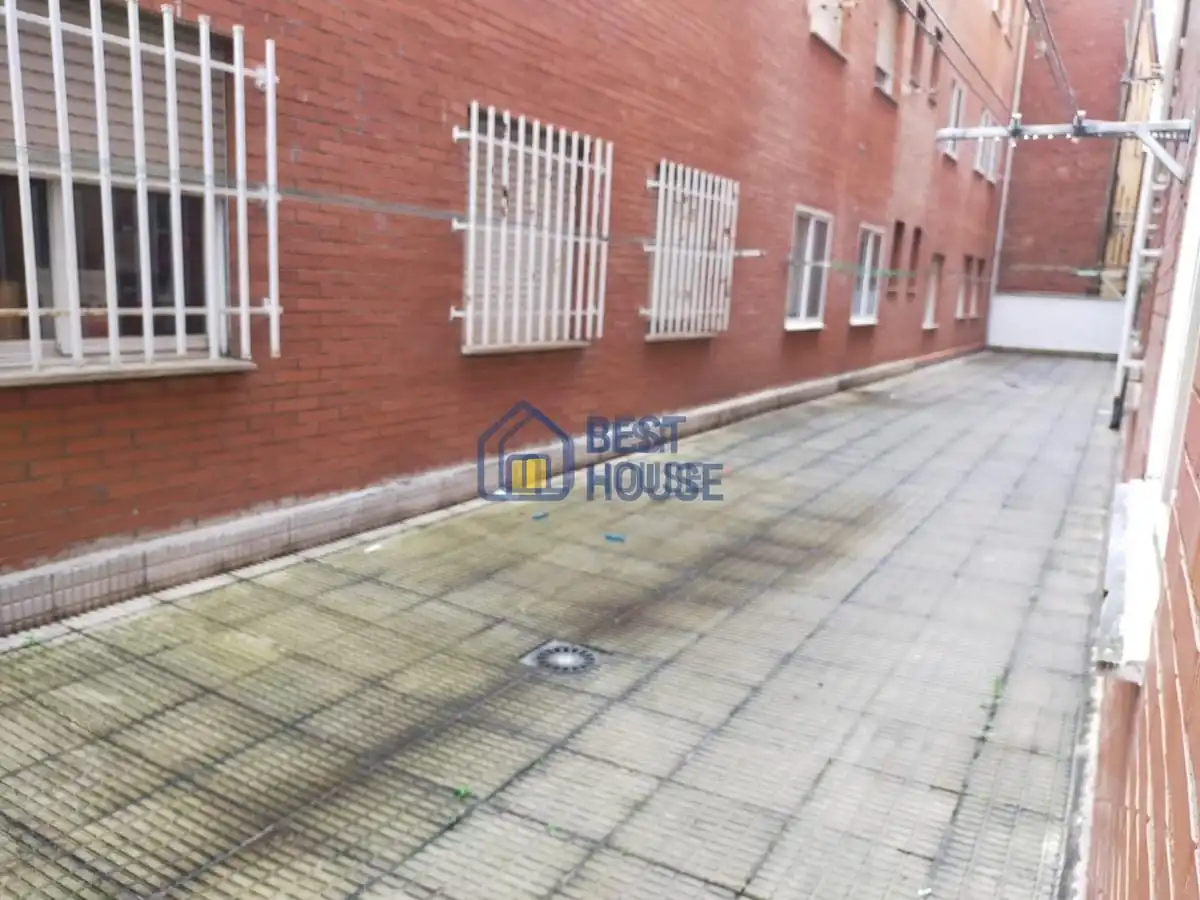 Exterior view of Apartments for rent in San Andrés del Rabanedo  with Heating, Parquet flooring and Furnished