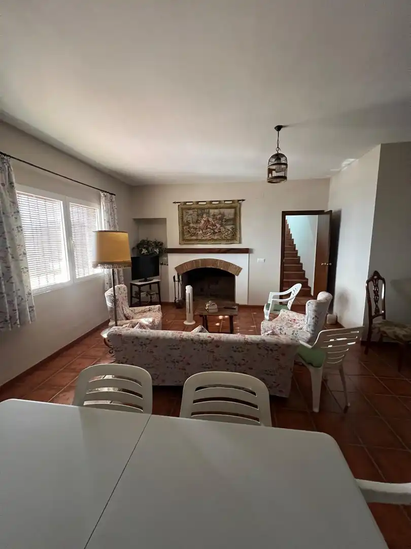 Sala de estar de Casa o chalet en venta en Baena con Calefacción, Jardín privado y Piscina