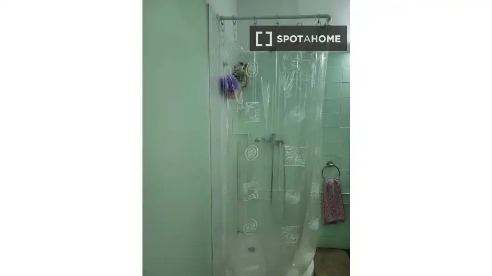 Baño de Piso para compartir en Sevilla con Aire acondicionado, Terraza y Amueblado