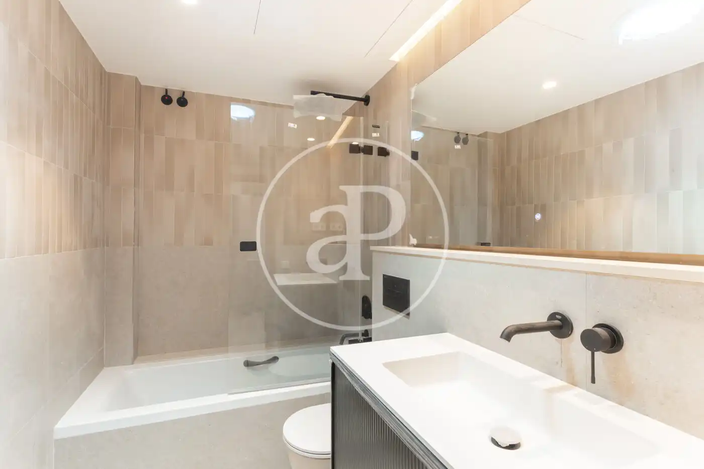 Baño de Ático en venta en Sant Cugat del Vallès con Aire acondicionado, Calefacción y Terraza