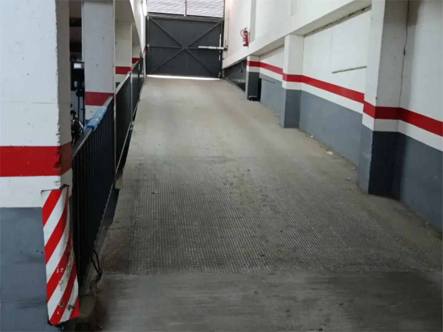 Parkplatz von Wohnung zur Miete in Torrent mit Klimaanlage, Schwimmbad und Balkon