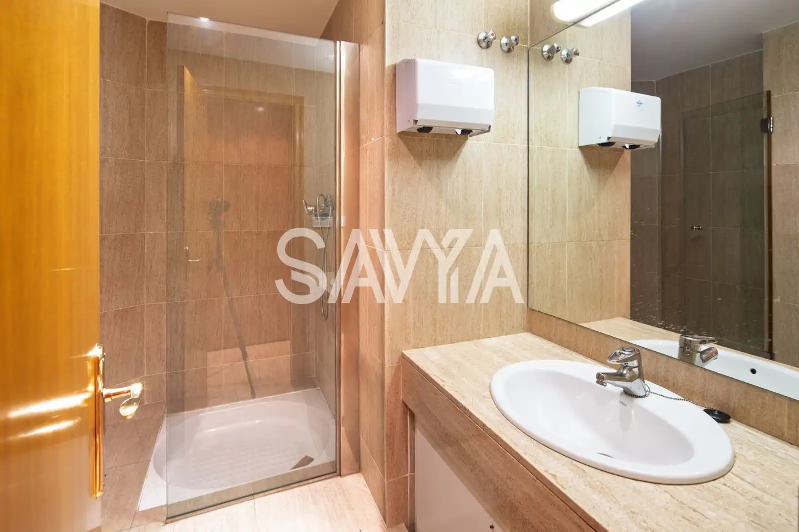 Badezimmer von Wohnung zum Verkauf in Barcelona mit Heizung