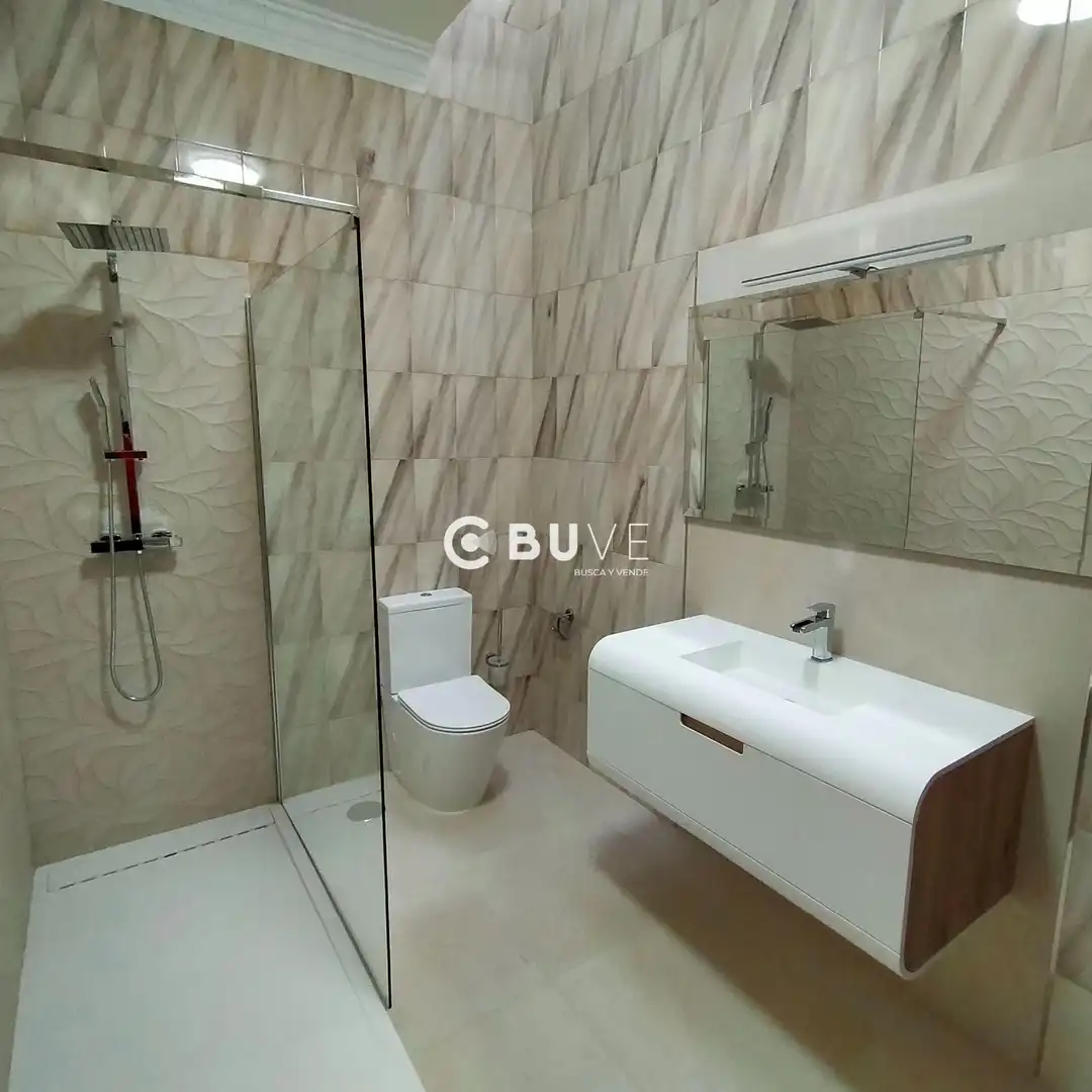 Baño de Casa o chalet en venta en Vilagarcía de Arousa con Calefacción, Jardín privado y Terraza