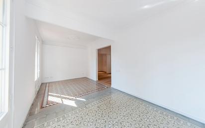 Flat for sale in  Barcelona Capital  with Heating, Terrace and Oven