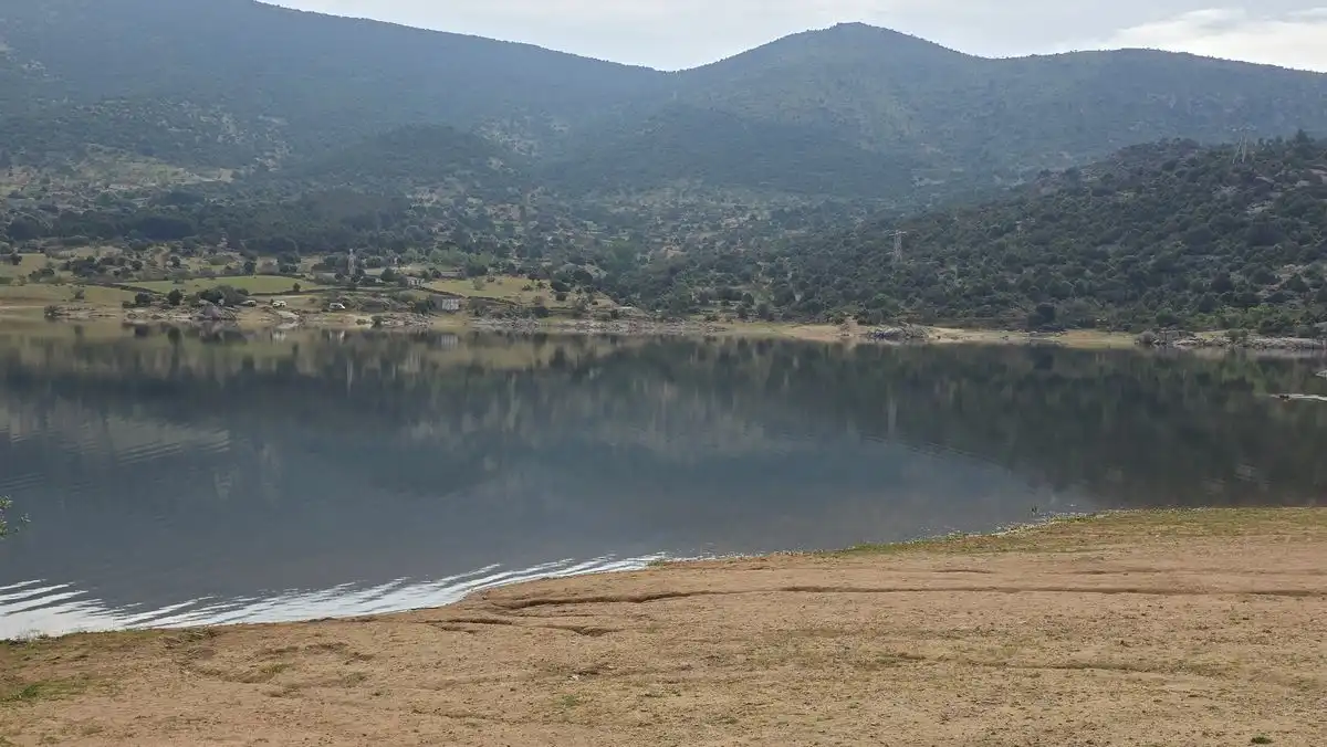 Piso en venta en Navaluenga con Calefacción