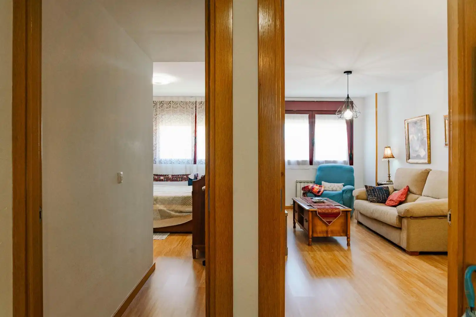 Flat with terrace for sale in Torrero-La Paz