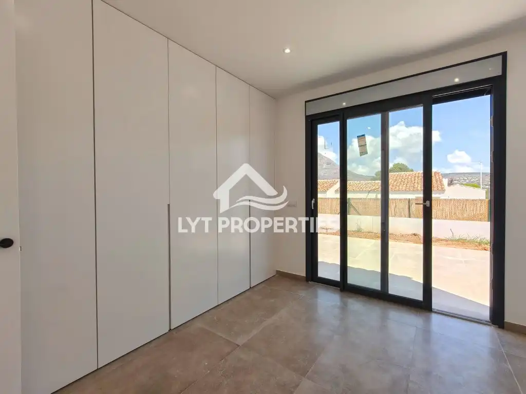 Houses for sale in Jávea / Xàbia  with Air Conditioner, Private garden and Terrace