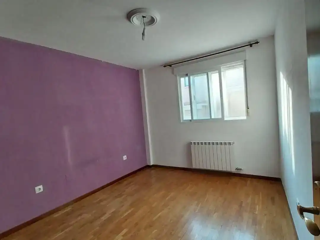 Habitación de Ático en venta en Cistérniga con Parquet y Trastero