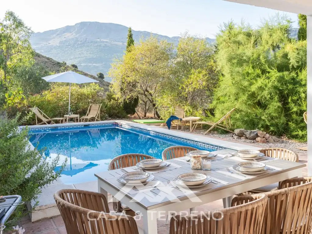 Terrassa de Finca rústica de lloguer en Colmenar amb Piscina