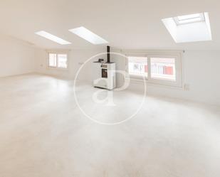Exterior view of Attic for sale in  Madrid Capital  with Air Conditioner, Heating and Terrace