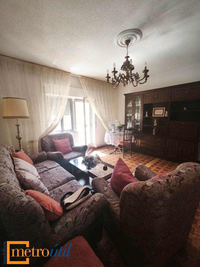 Living room of Flat for sale in Salamanca Capital  with Heating and Balcony