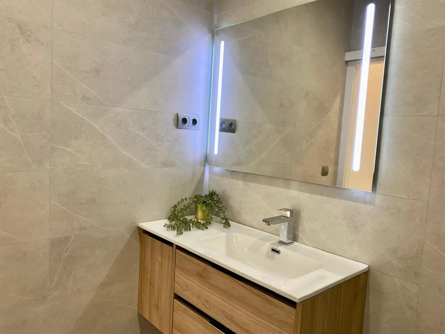 Baño de Piso en venta en Vilanova i la Geltrú con Aire acondicionado, Calefacción y Jardín privado