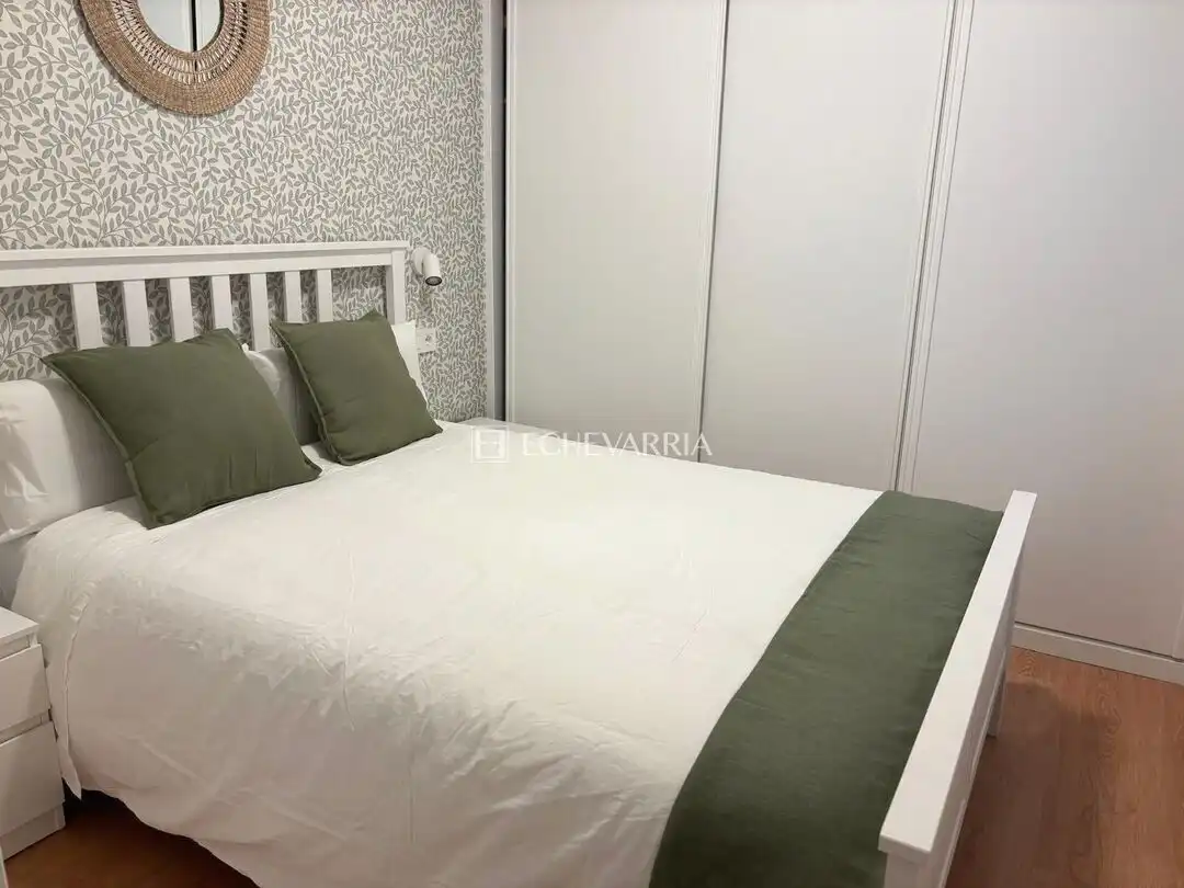 Bedroom of Flat for rent in Las Arenas
