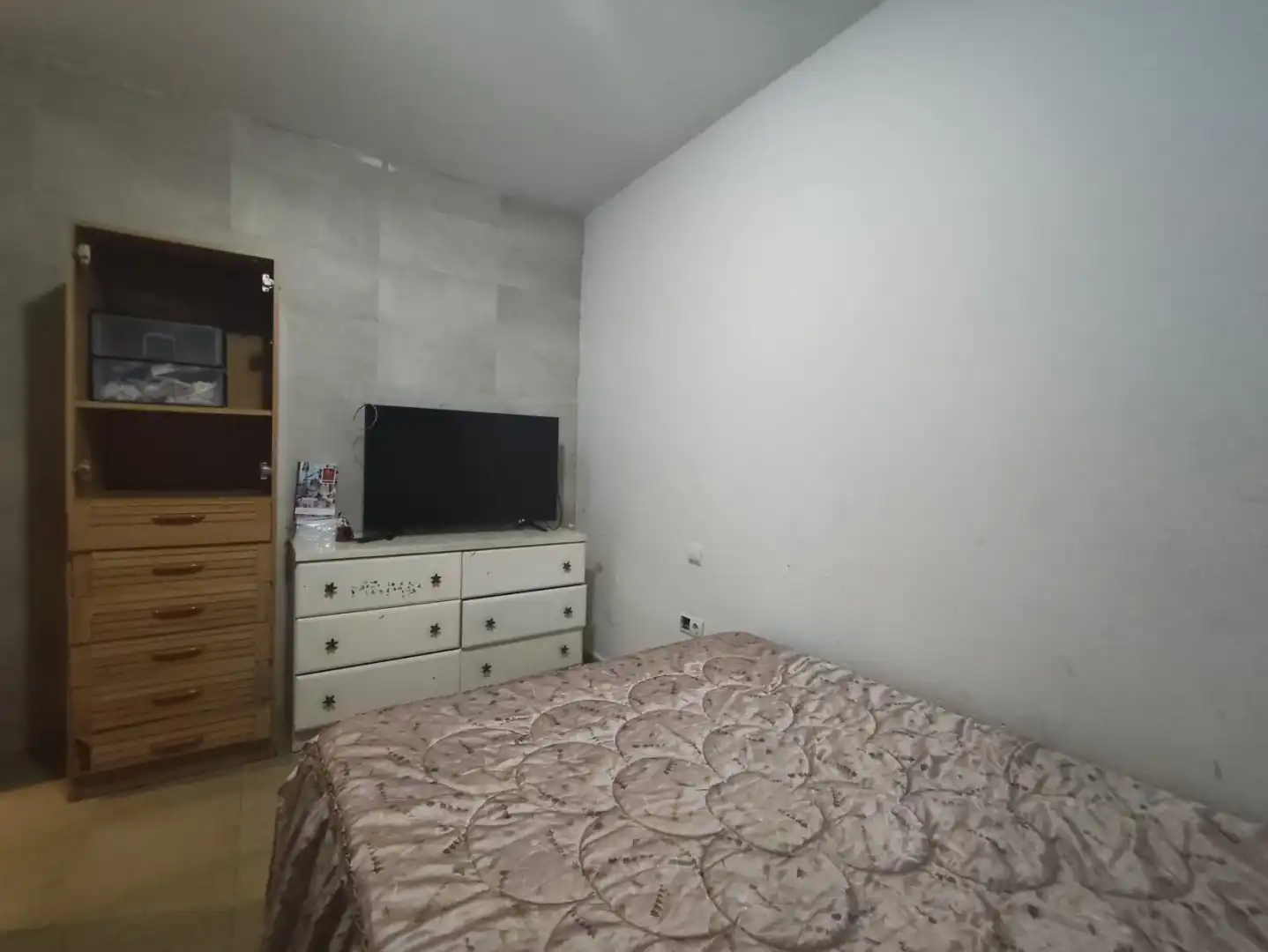 Bedroom of Flat for sale in Sevilla  with Air Conditioner and Furnished