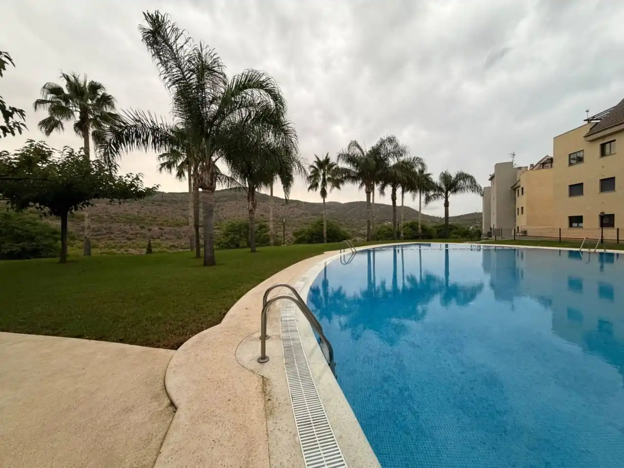 Swimming pool of Flat for sale in Oropesa del Mar / Orpesa  with Air Conditioner, Terrace and Storage room
