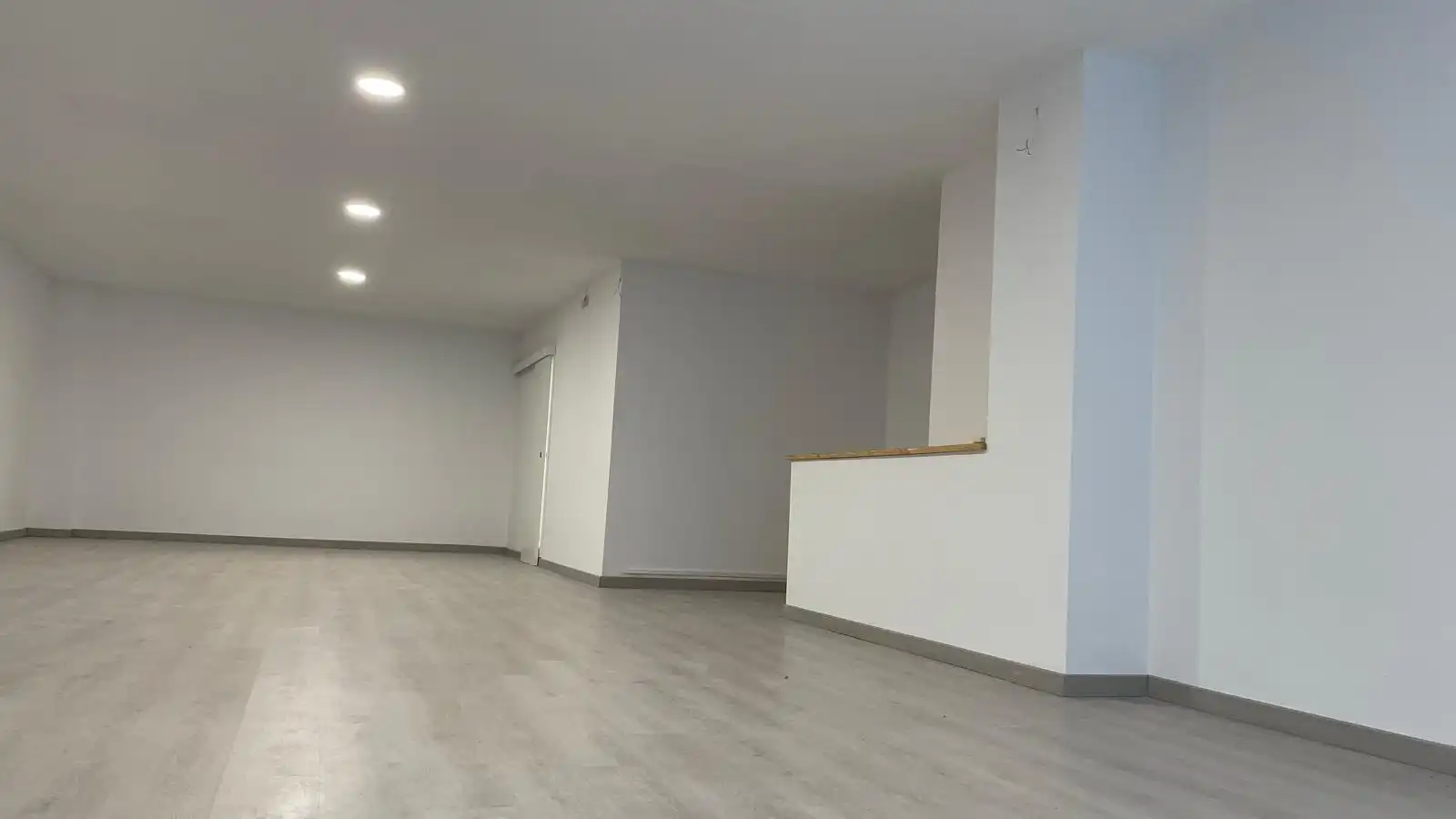 Commercial properties for rent in El Masnou  with Air Conditioner