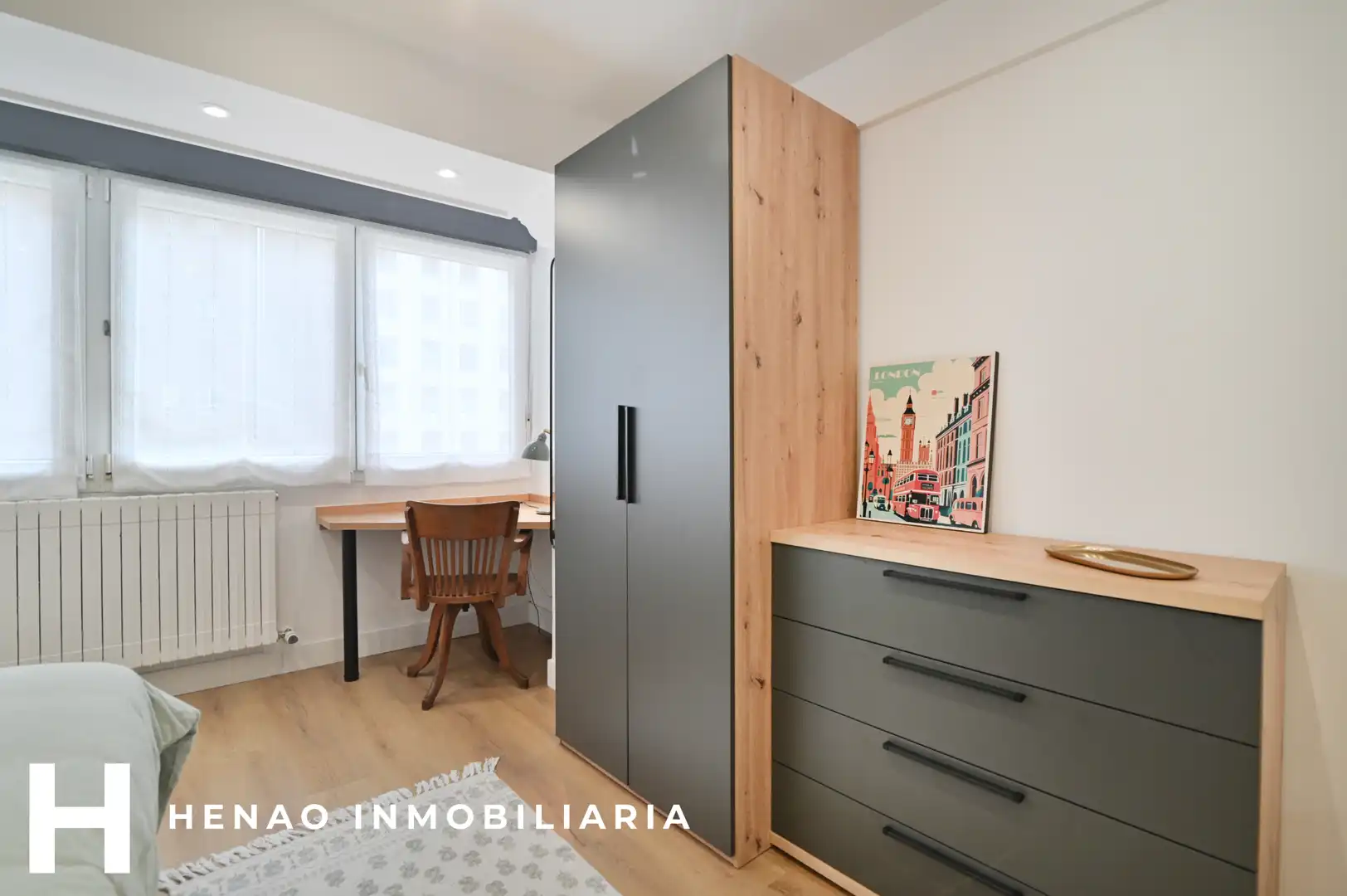 Habitación de Apartamento en venta en Bilbao  con Calefacción, Parquet y Amueblado