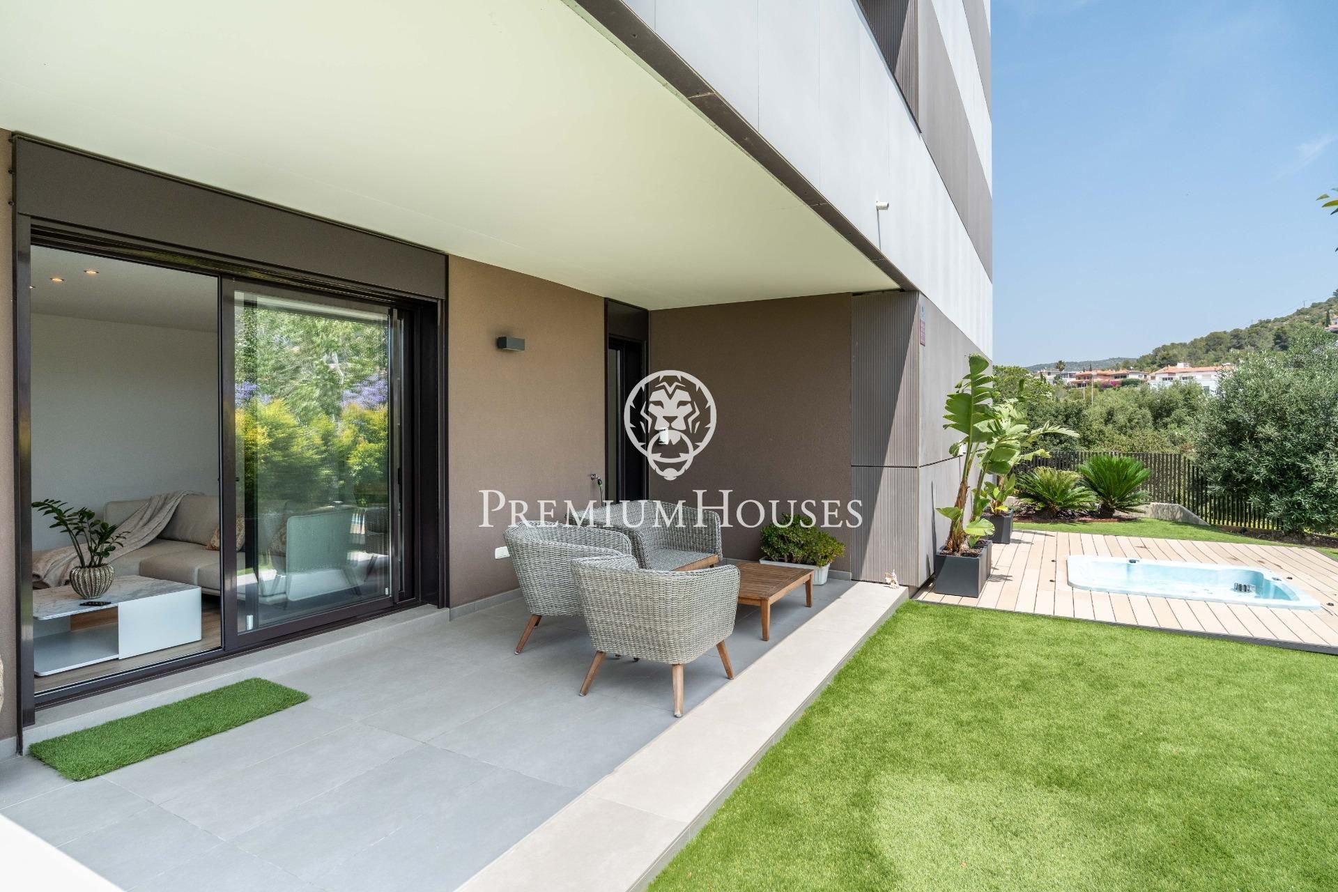 Terrassa de Planta baixa en venda en Sitges amb Aire condicionat, Calefacció i Jardí privat