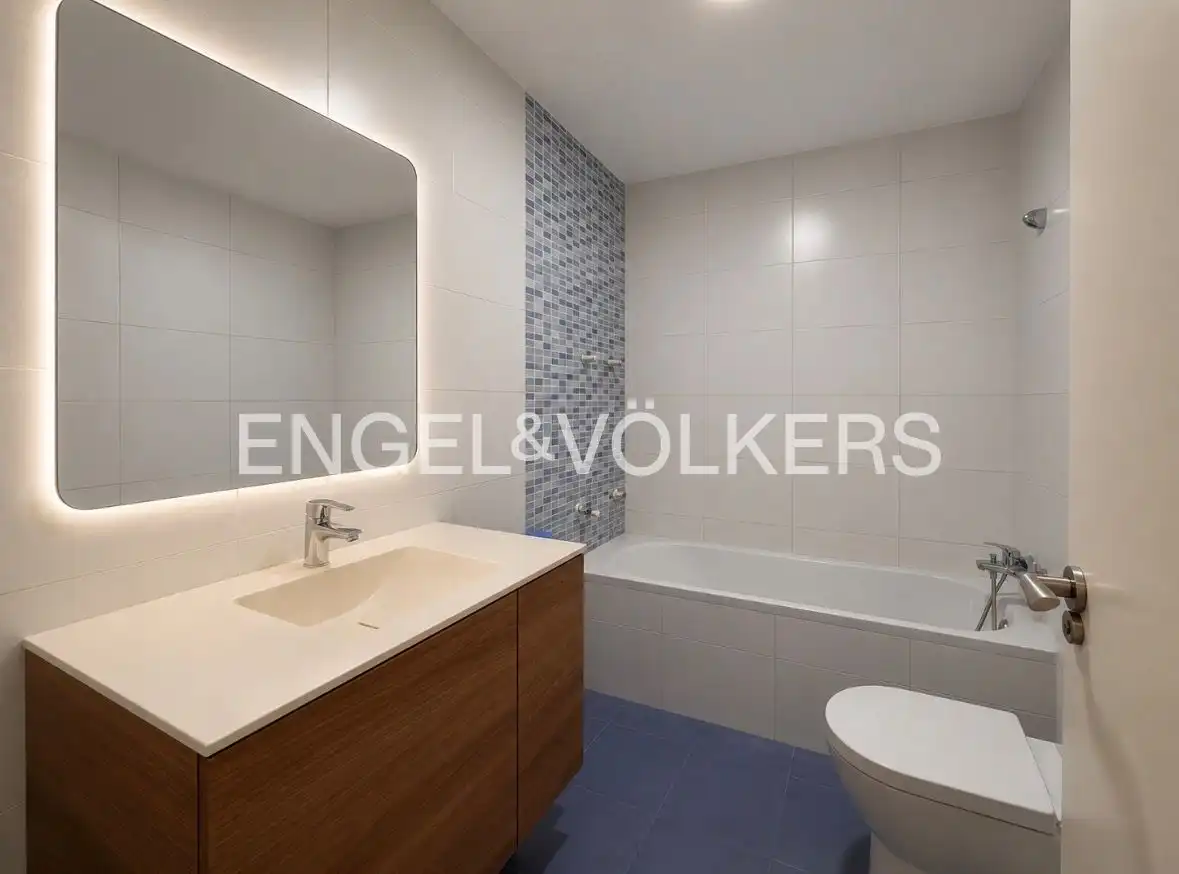 Baño de Piso de alquiler en Valencia con Aire acondicionado, Calefacción y Balcón