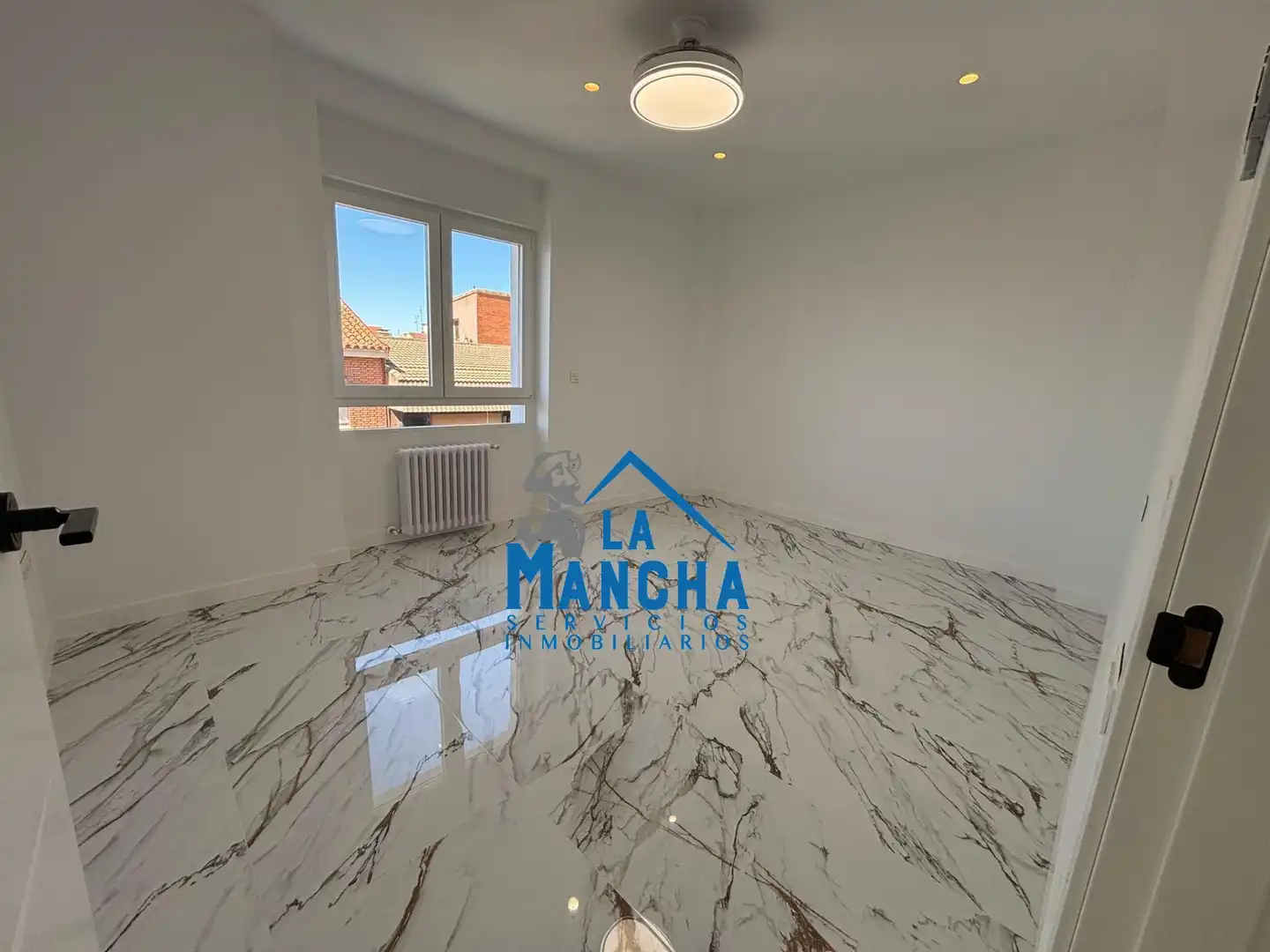 Vista exterior de Piso en venta en Albacete con Calefacción, Amueblado y Balcón