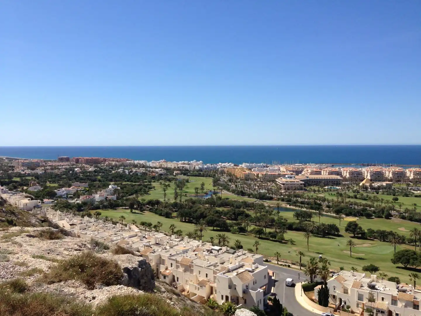 Vista exterior de Àtic en venda en El Ejido amb Aire condicionat, Terrassa i Moblat