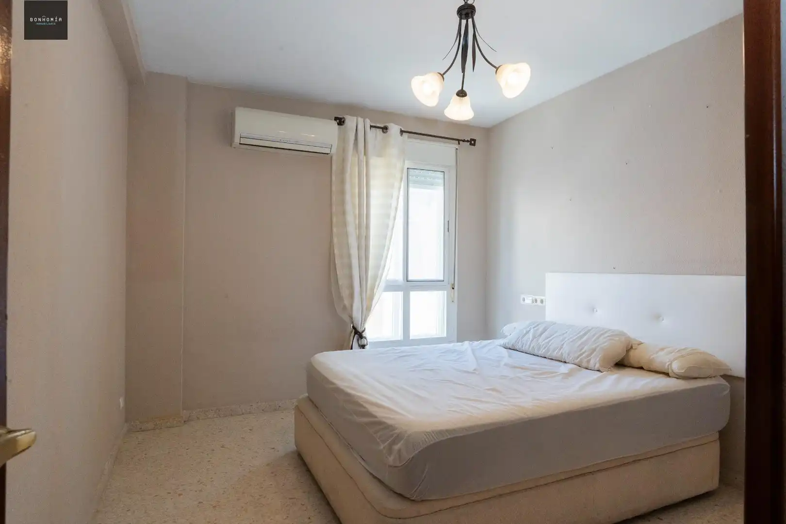 Habitación de Piso en venta en Torredelcampo con Aire acondicionado, Trastero y Amueblado