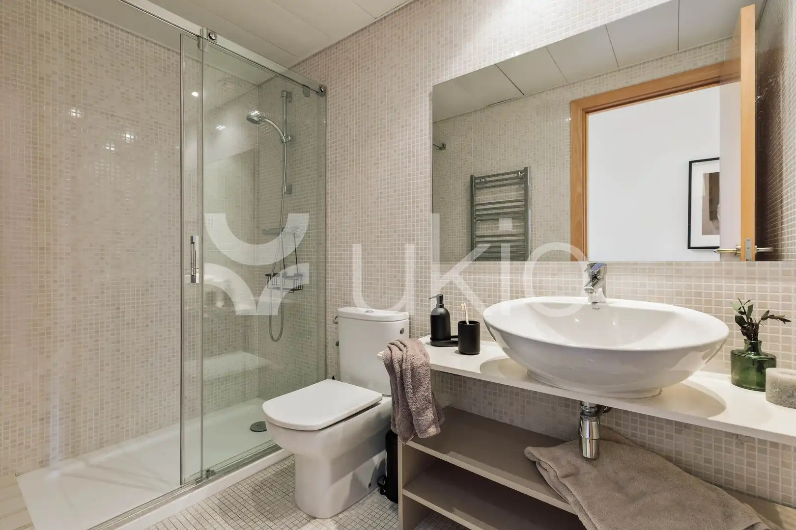 Baño de Apartamento de alquiler en Barcelona con Aire acondicionado, Calefacción y Amueblado