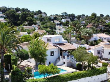 Detached house with pool for sale in Cap Martí - El Tossalet - Pinomar